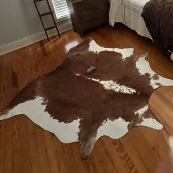 Premium Cowhide Rug AreaRug Traditional Animal Rug Stylish SIZE 43“×27” / 3.6x2. - Picture 7 of 13